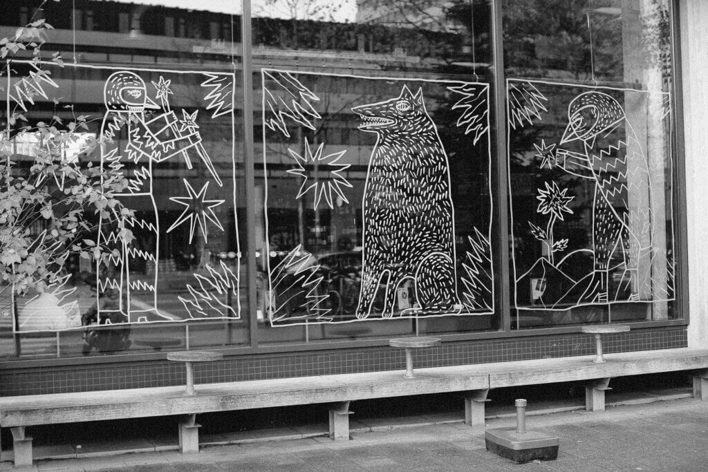 Windowpainting in Amsterdam for the Volkshotel